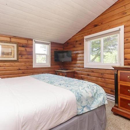 The Cedarwood Inn & Suites Sidney Bagian luar foto